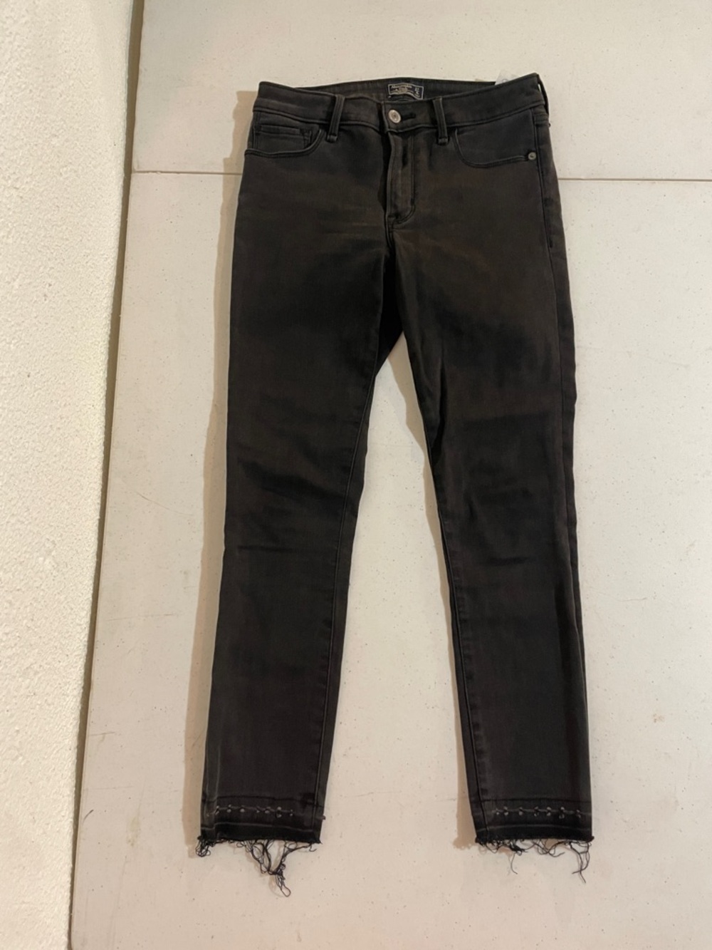 Women’s Abercrombie & Fitch Black Mid-rise Super Skinny Jeans